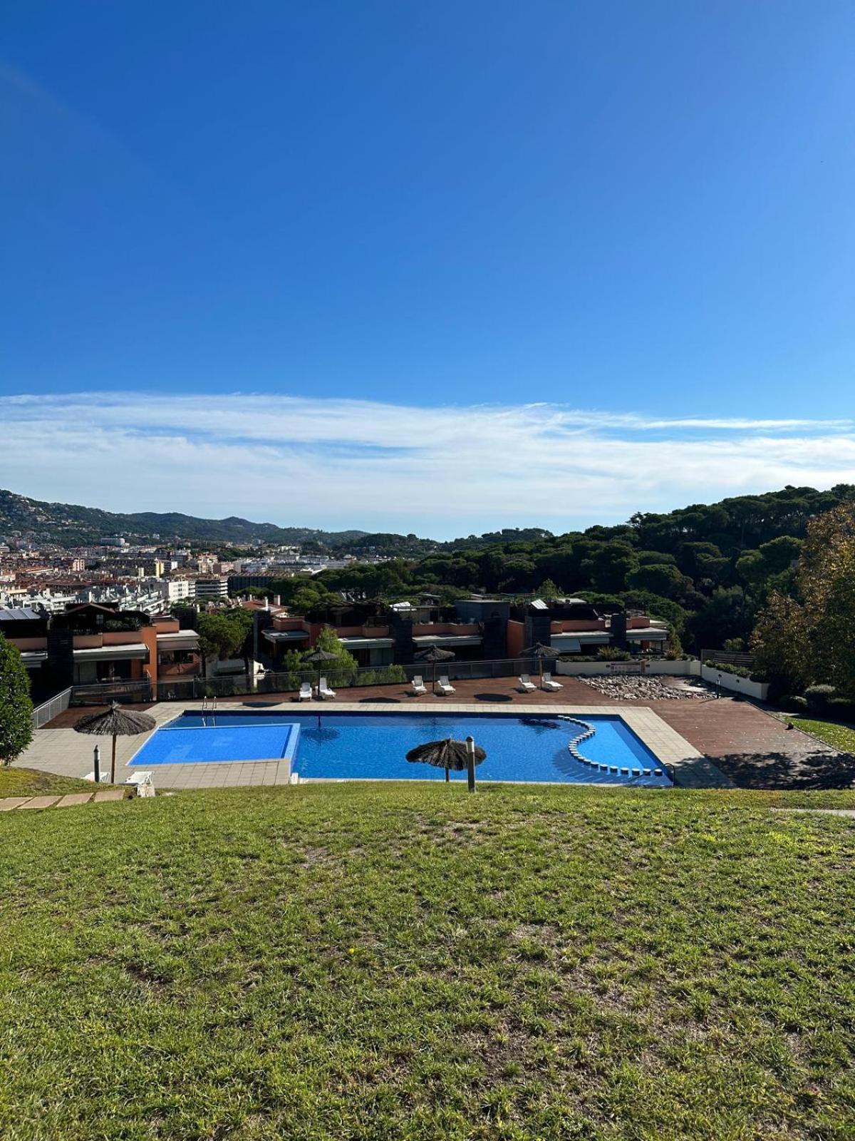 Pretty Garden Apartment Next To A Charming Beach Lloret de Mar Buitenkant foto