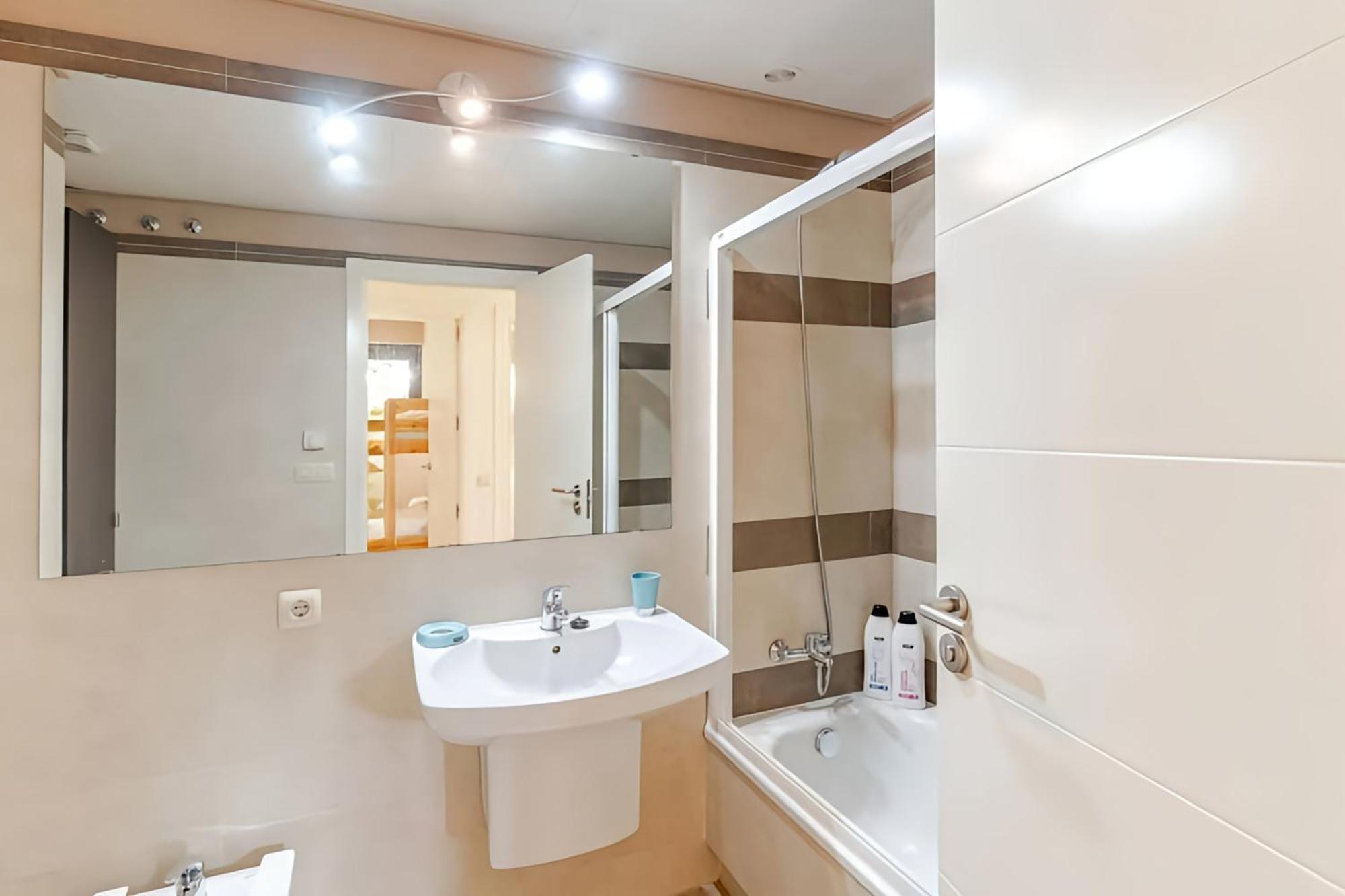 Pretty Garden Apartment Next To A Charming Beach Lloret de Mar Buitenkant foto